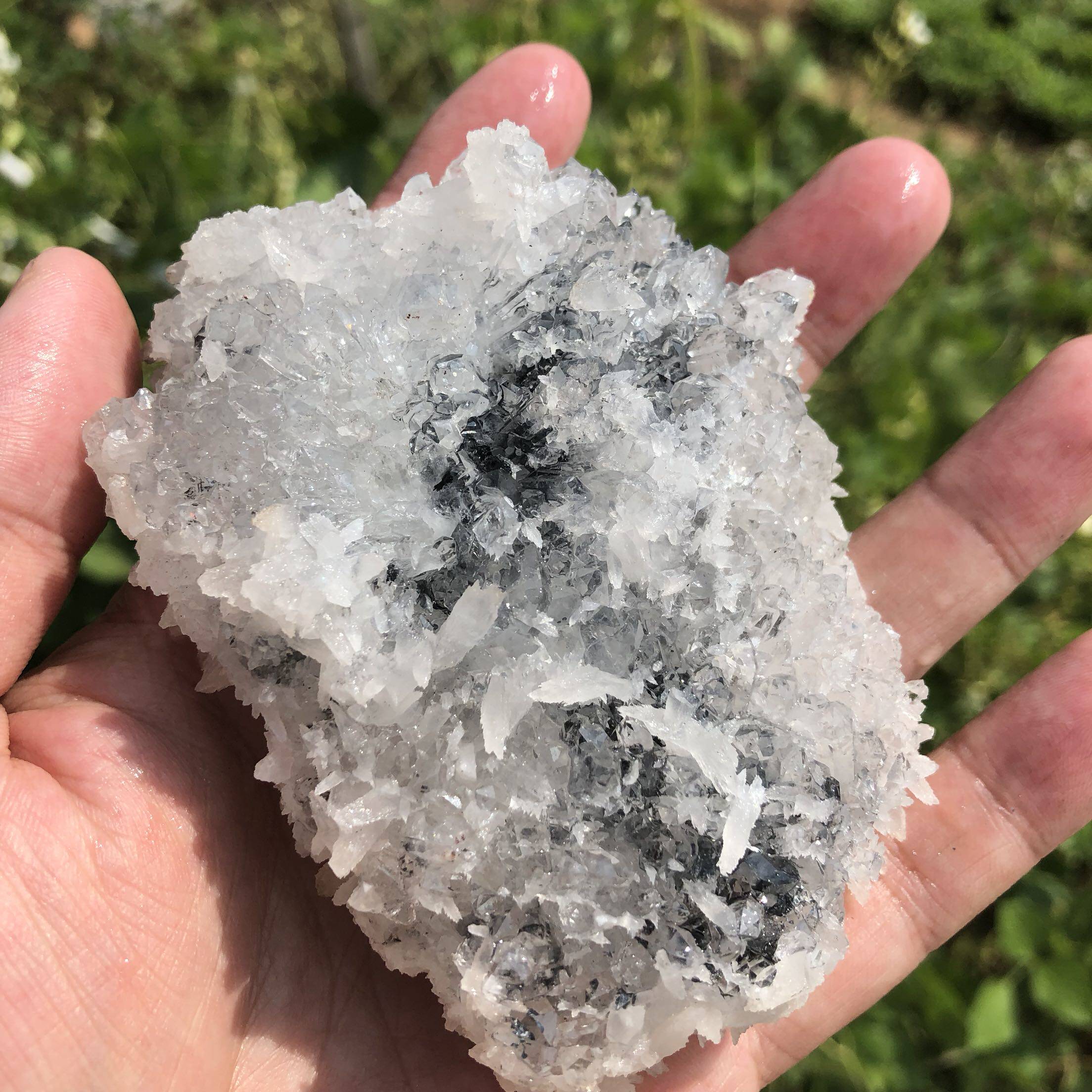 天然共生把玩疗愈硫铁矿黑色内含方解石标本白水晶摆件