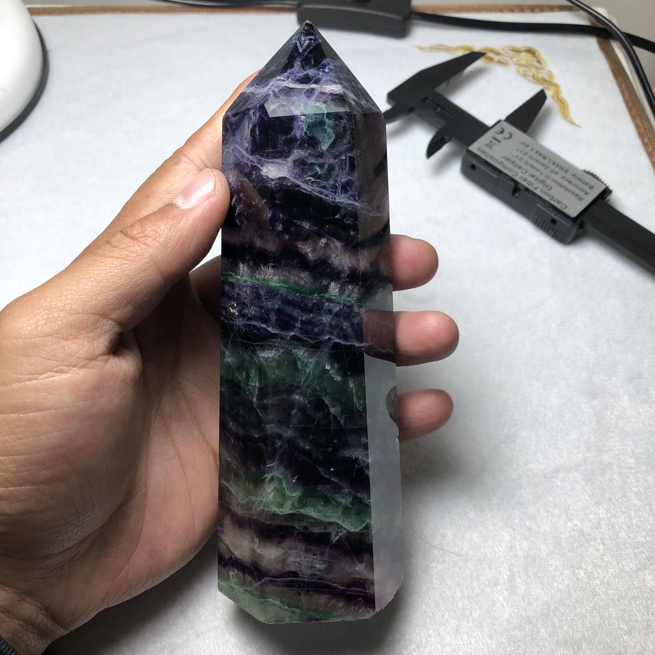 萤石天然水晶彩色石柱把玩摆件多个色带层次感摆件