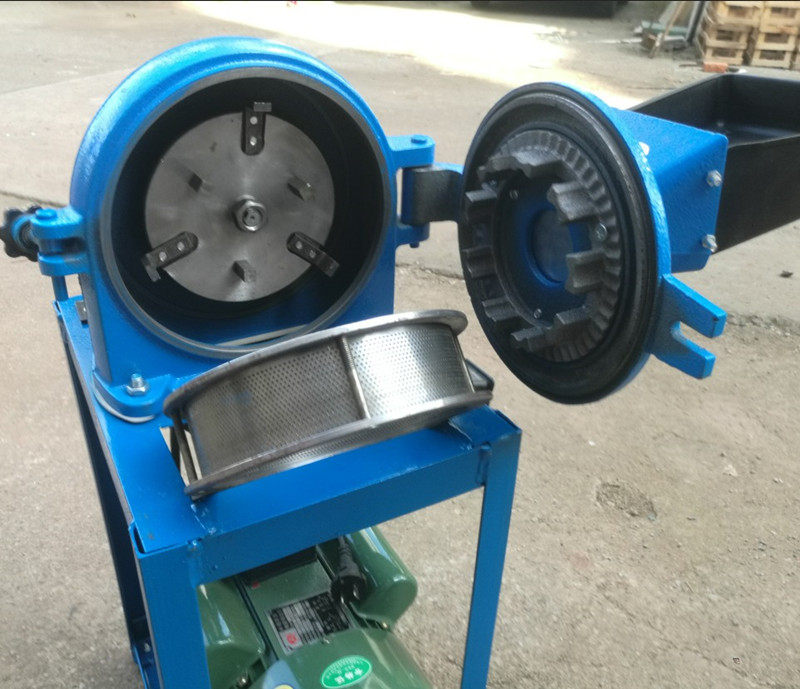 15b型中药材辣椒大米饲料粉碎机商用电动玉米磨粉打粉研磨破碎机