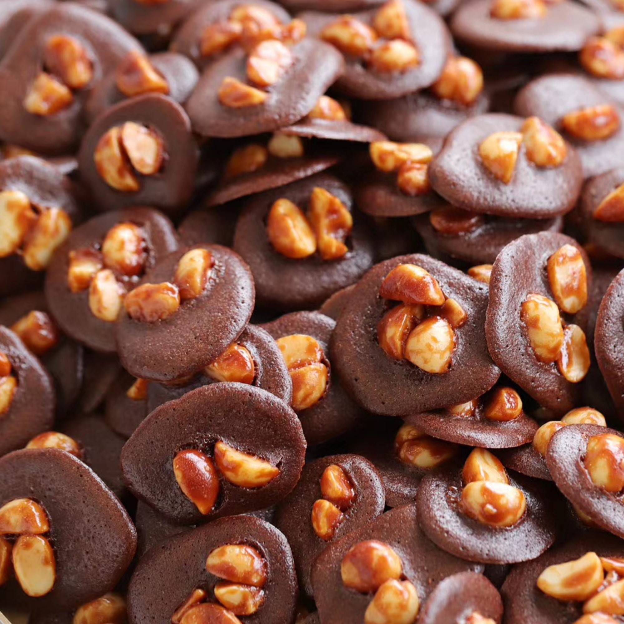 周小妮小妮网红零食夏威夷巧克力可可脆脆片手工点心薄脆饼干