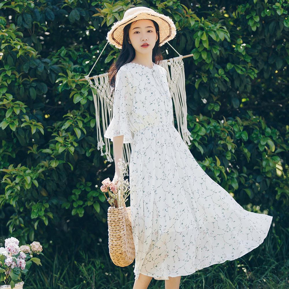 白色碎花连衣裙女夏小清新收雪纺裙子仙女女超连衣裙