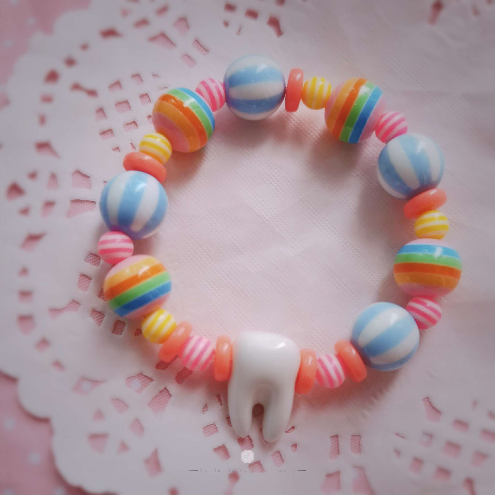 原创设计手作牙齿串珠手链糖果童趣呲甜可爱手链