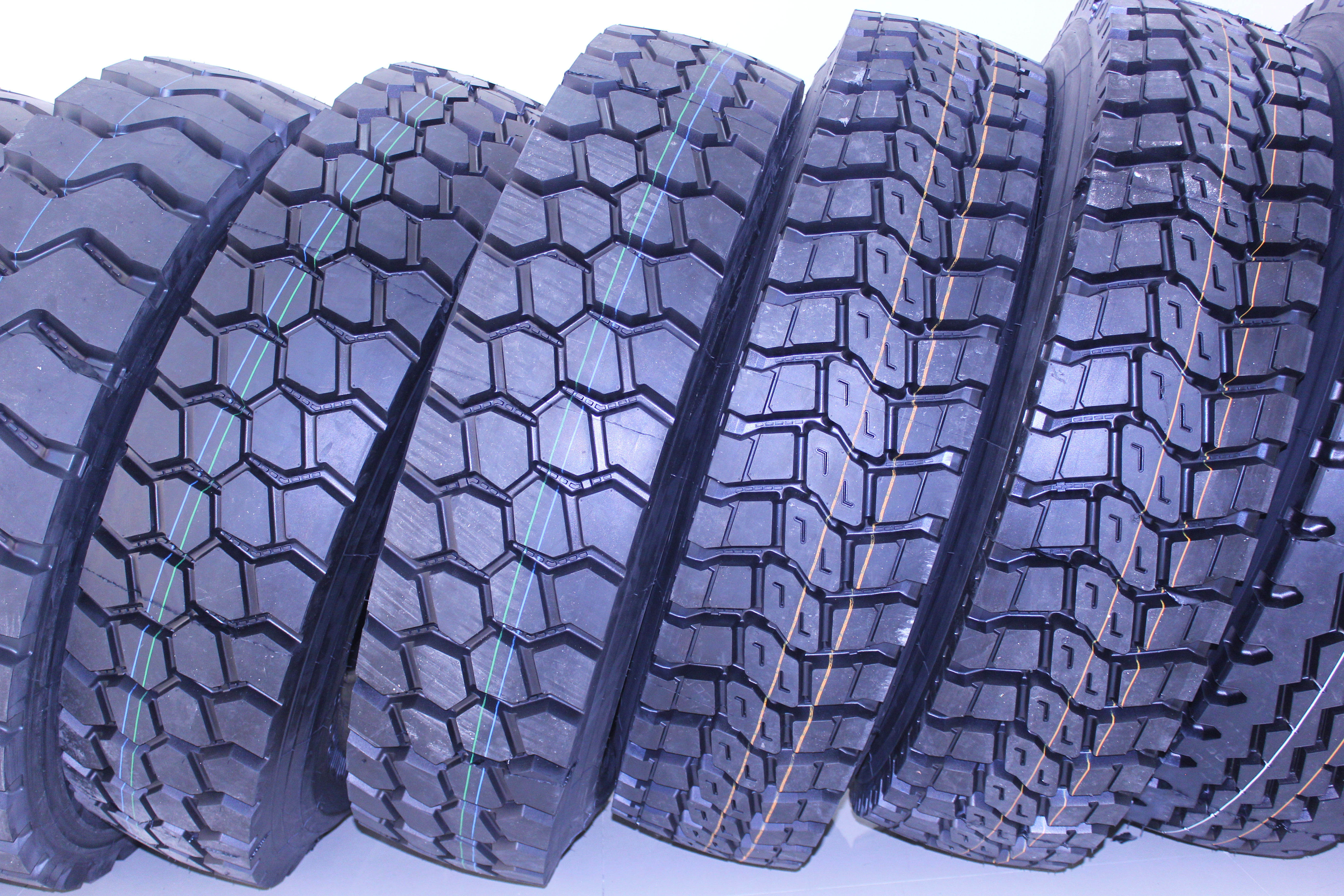 铁骑士三包900r20 1000r20 1100r20 1200r20全钢丝矿山大货车轮胎