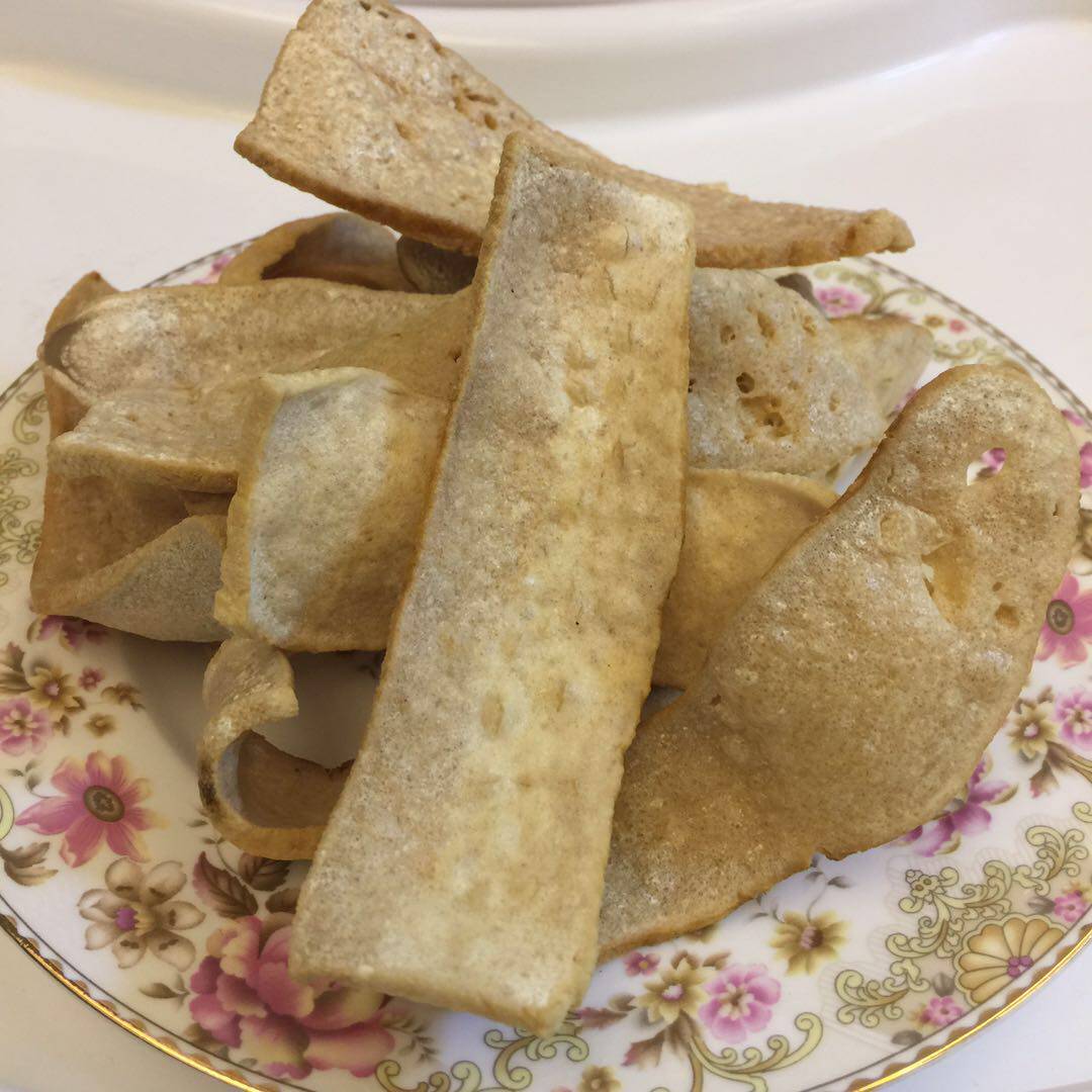 云南特产石屏帅虹干豆腐片下酒菜香脆五香麻辣油炸零食特产200g袋