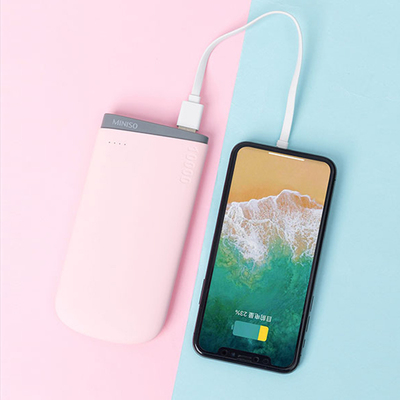 日本名创优品minisou能量超薄移动电源充电宝小巧便携6000毫安粉