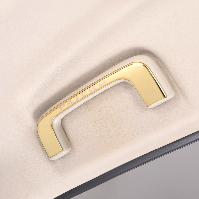 适用三菱pajero帕杰罗改装内饰v87v73v77v93v97车顶拉手贴侧汽车贴片