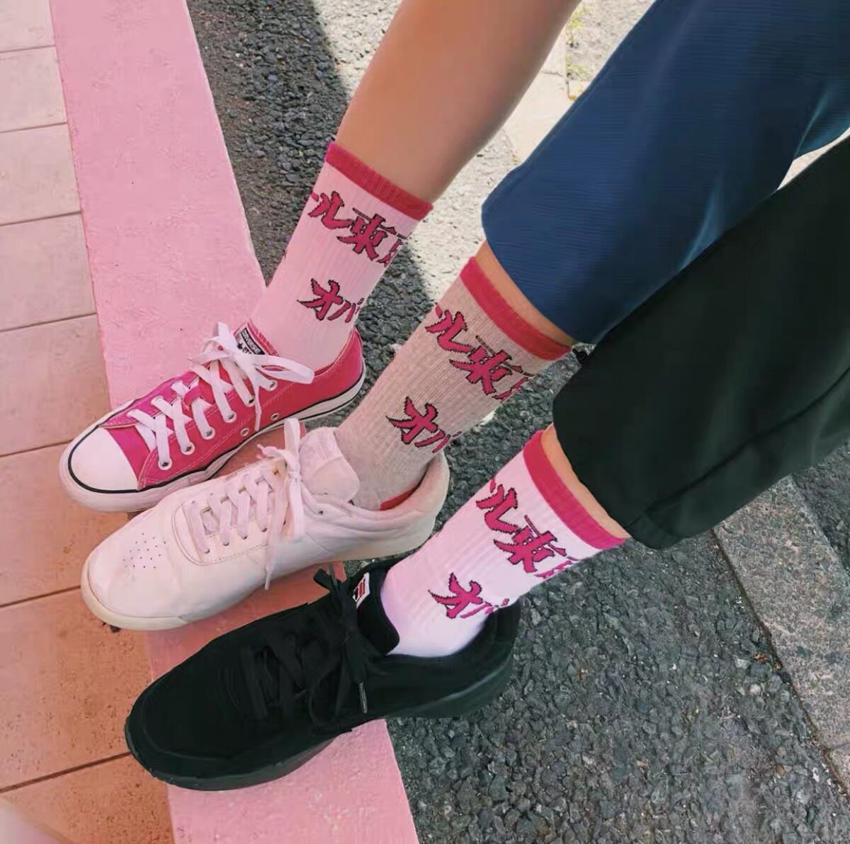 东京粉色字体印花三色男女可爱ins运动街头运动袜