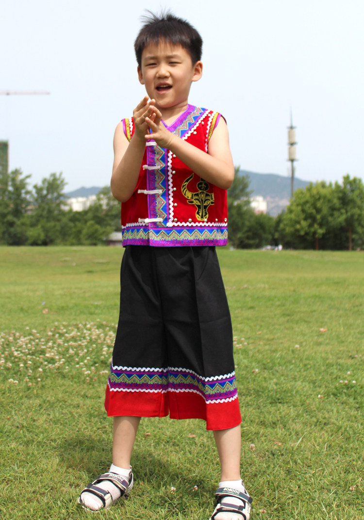云南澜沧孟连佤族服装阿佤人民新歌六一元旦儿童演出服