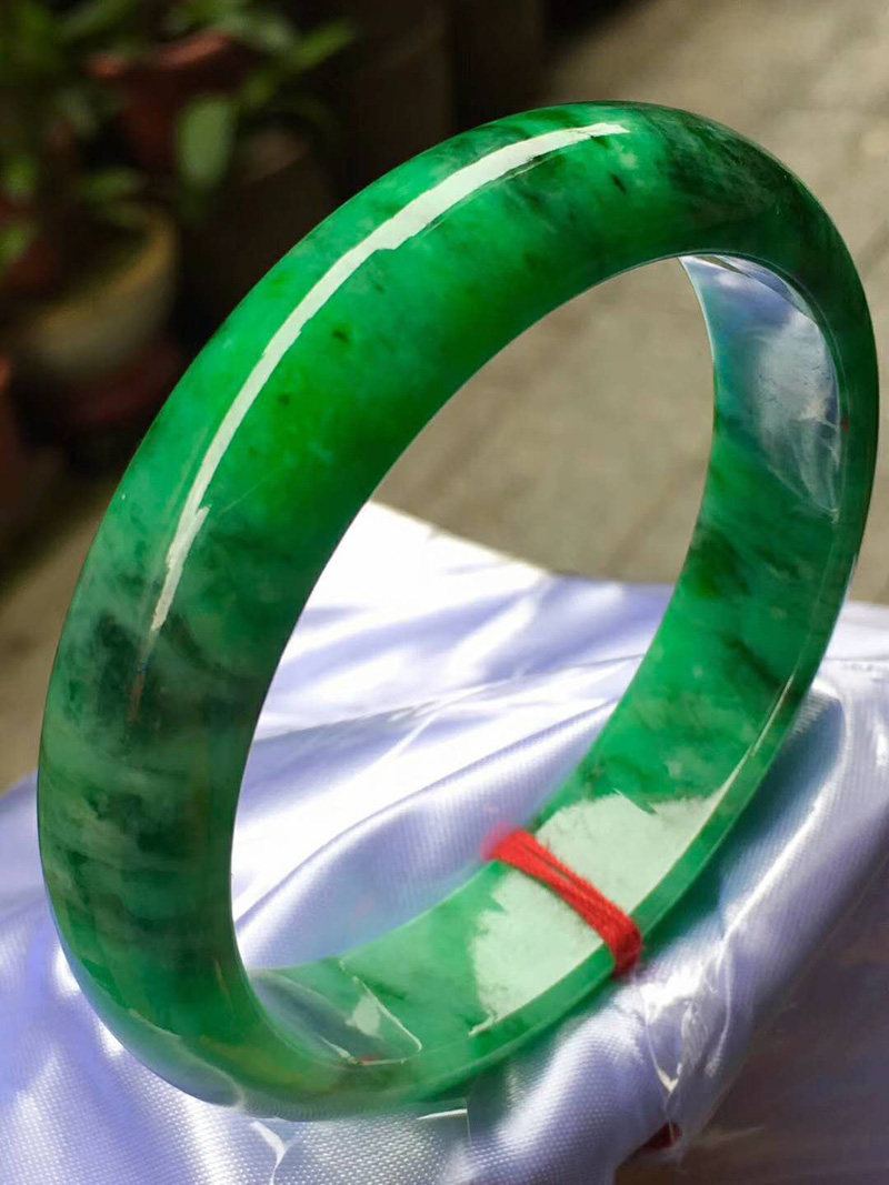 旺典珠宝浓绿大圈手镯缅甸色料翡翠