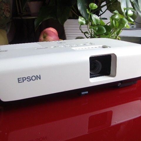 二手爱普生投影机emp6110高清1080办公家用会议手机投屏无线wifi