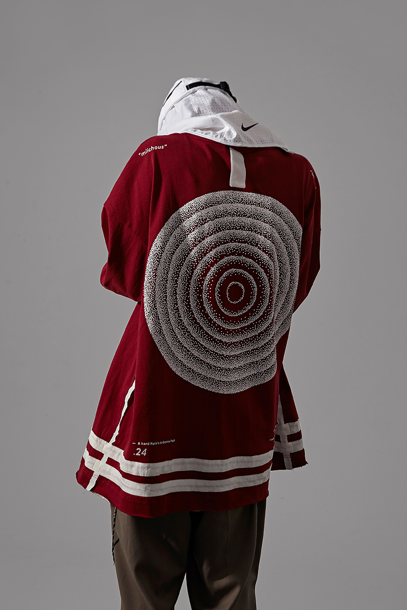 miichous 19早秋 「我看见了」抽绳印花廓形口袋短袖 项链孔设计