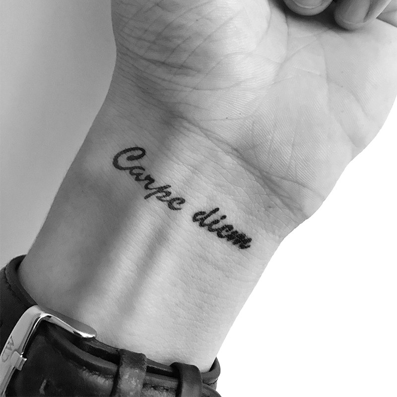 即墨蓝轻文身 果汁纹身模板及时行乐 12*2.7cm[需配纹身膏使用]