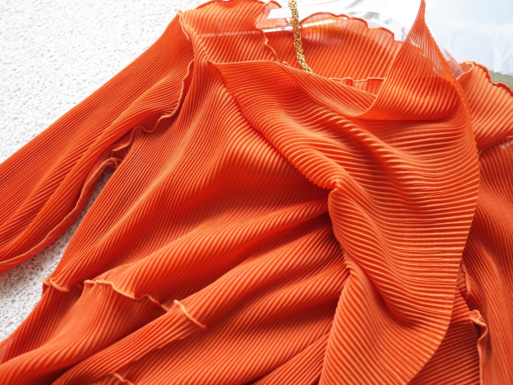 三宅褶皱连衣裙密褶显瘦遮肉时髦百搭宽松波浪边撞色连衣裙