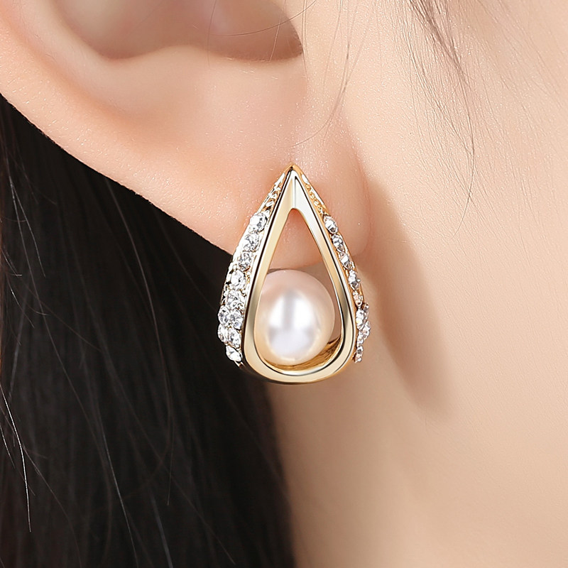 珍珠耳环耳钉2020新款时尚气质小巧水滴满钻银耳钉