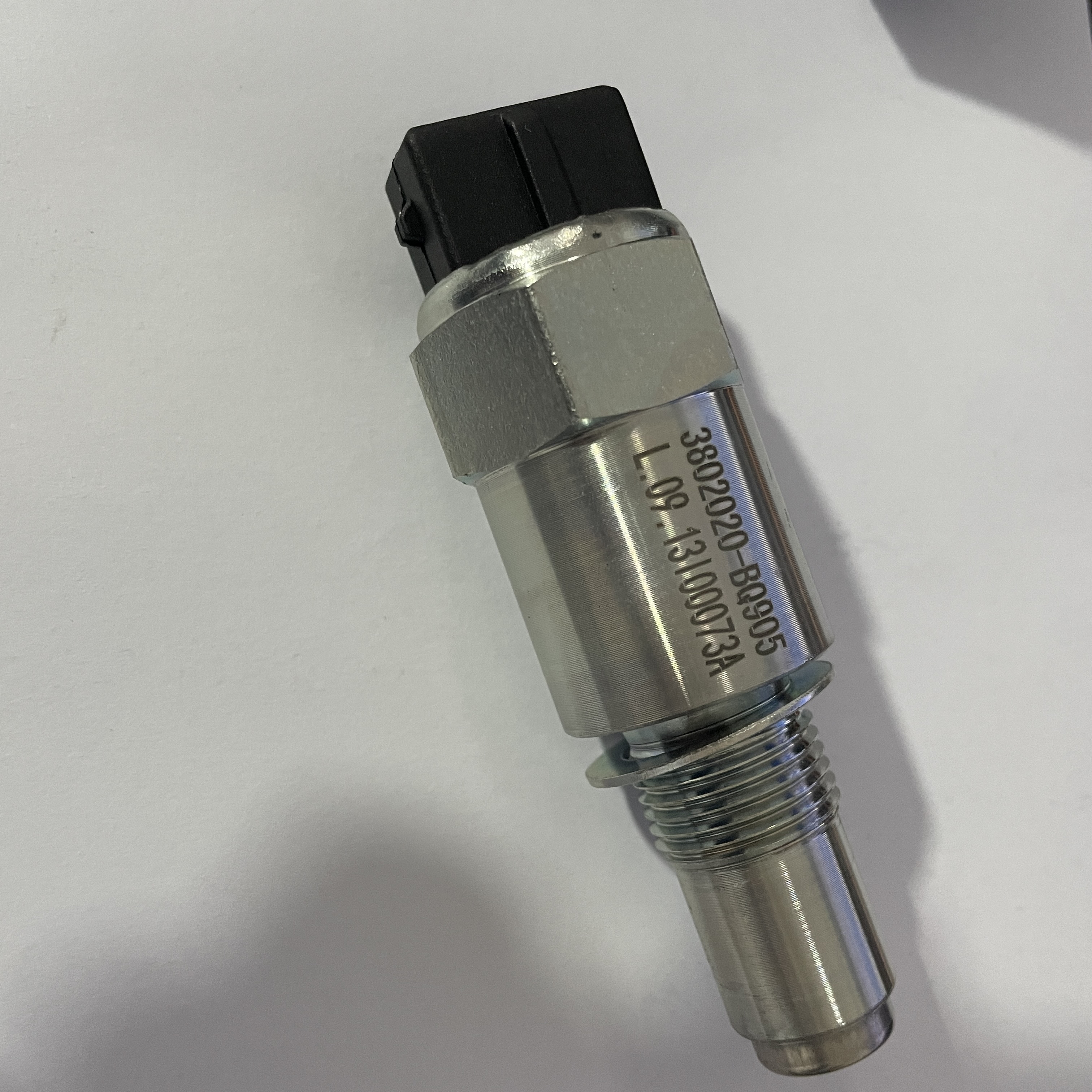 适用于承运解放天威jh6速度里程表车速传感器3802020-bq905汽车传感器