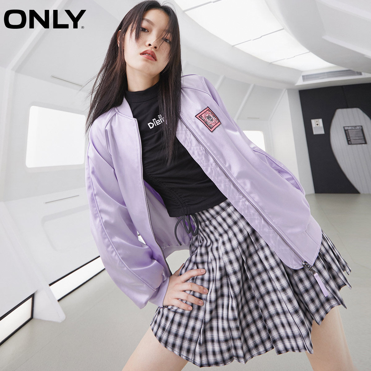 only关晓彤同款2020冬季新款宽松刺绣风衣