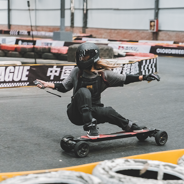 atlas地形高速越野四驱碳纤维电动滑板高端代步电动滑板车