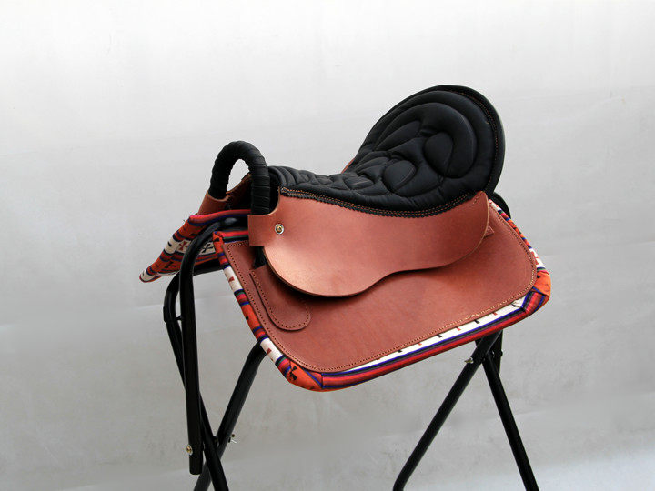 热销进口马鞍架 陈列架 马具摆放架 马鞍支架 搁置架