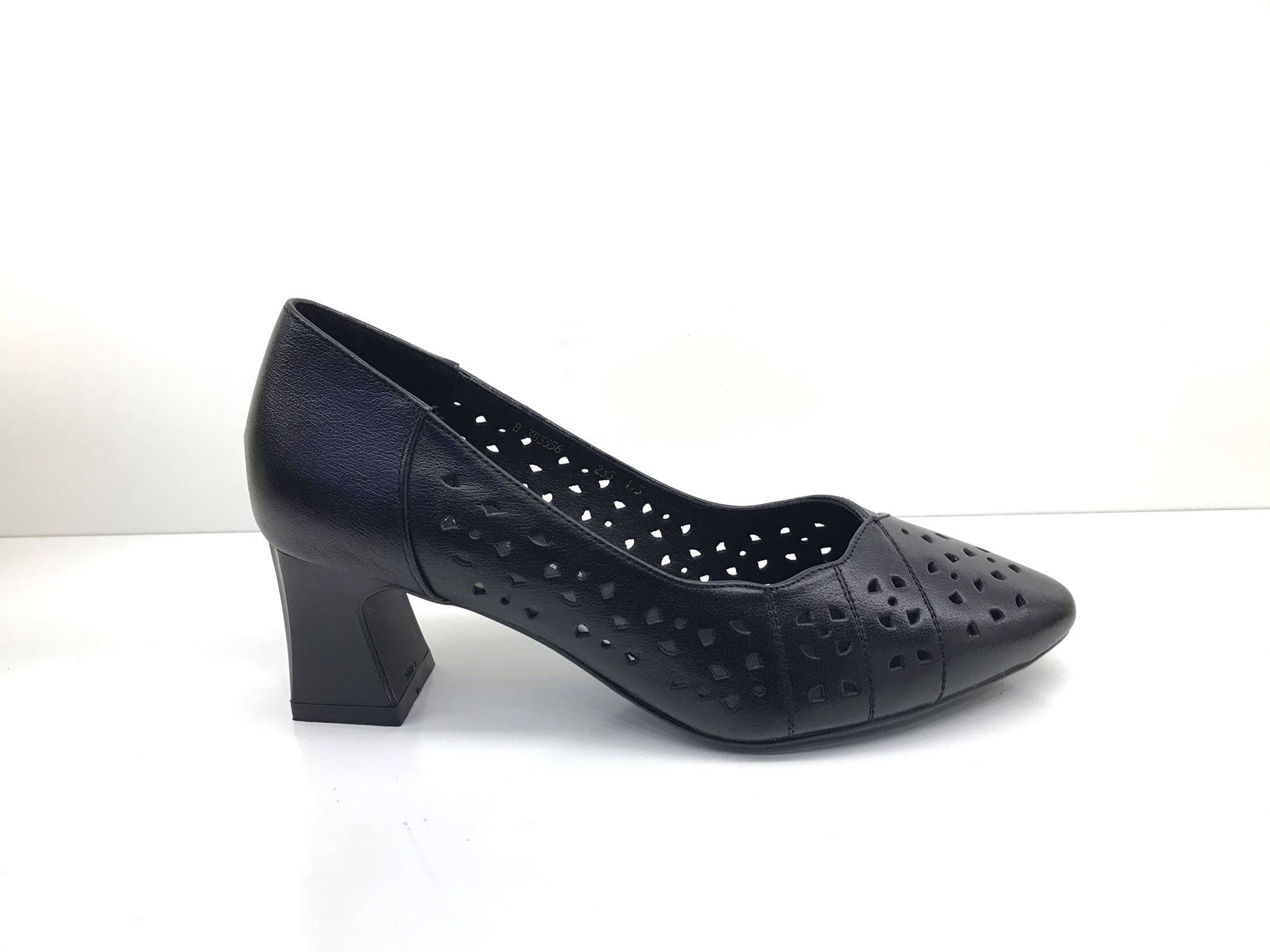 春达一脚女鞋牛皮软面透气中跟脚蹬镂空头套洞洞鞋