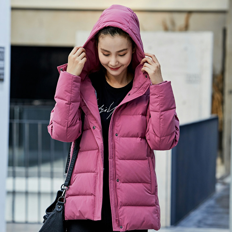 寒思女士羽绒服短款连帽冬装2021新款时尚保暖加厚防风外套9130
