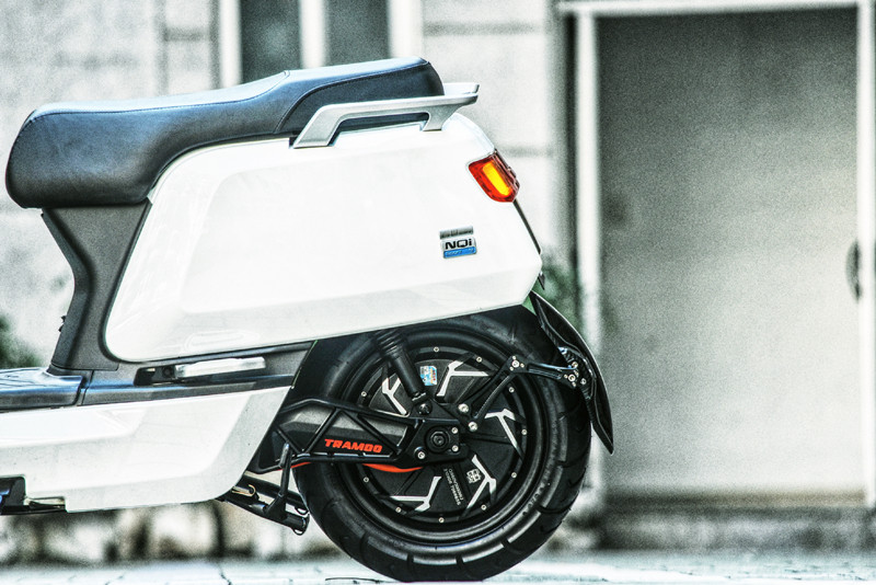 小牛nqi电动车ngt摩托车改装高速新品同比九号电动摩托车