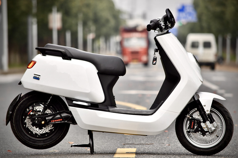 小牛nqi电动车ngt摩托车改装高速新品同比九号电动摩托车