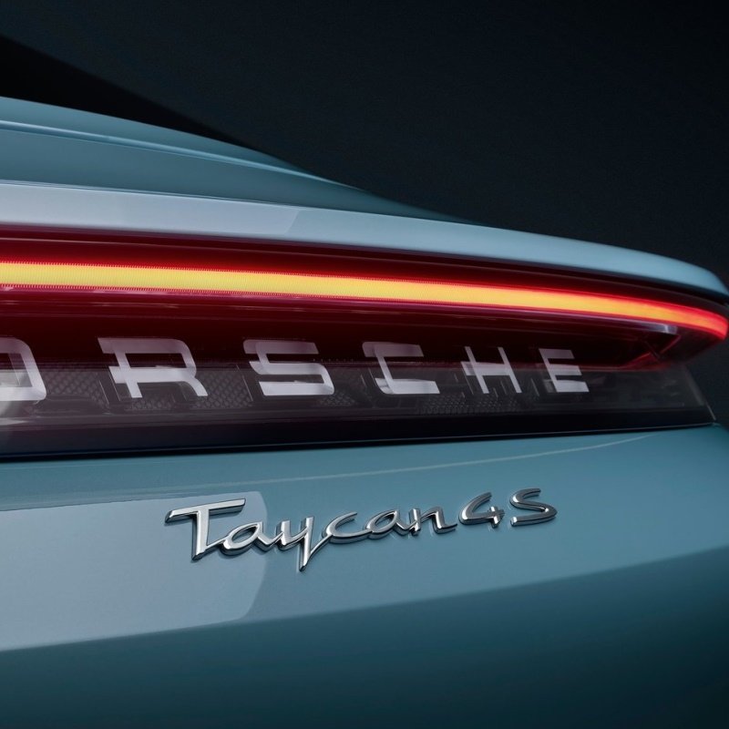 专用用于保时捷尾标911taycan992车标4s字标electric侧标汽车车标