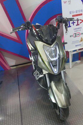 靠背包邮爱玛电动车极客x3威武电瓶车靠垫座椅电动车