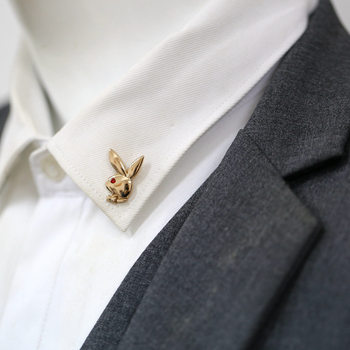 ເສື້ອເຊີດຜູ້ຊາຍ POLOT shirt collar pin button collar flower pin LOGO customized Play Bunny brooch jewelry