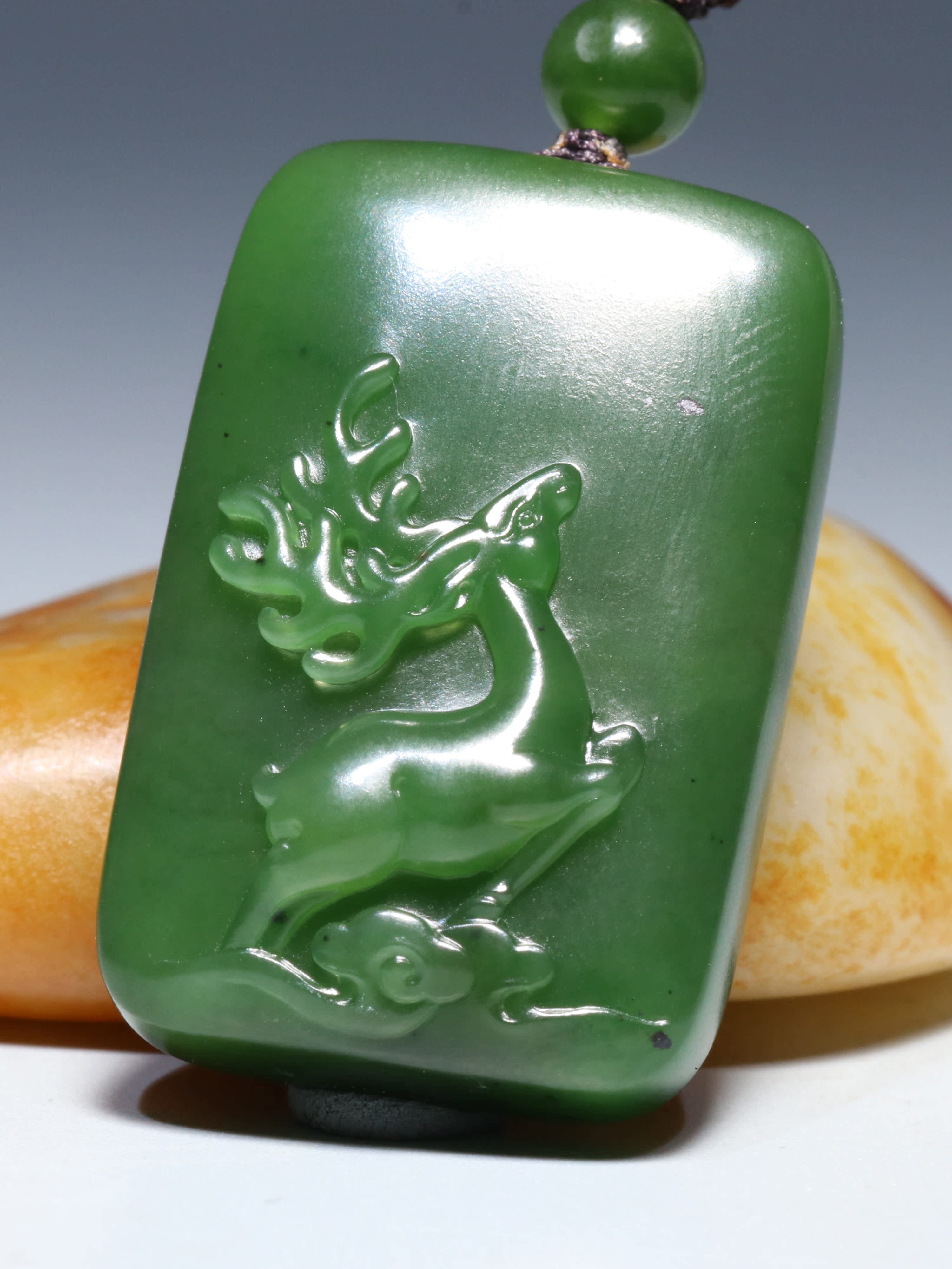 结缘勿拍惹石新疆和田玉梅梅花鹿碧玉籽料一路颈饰