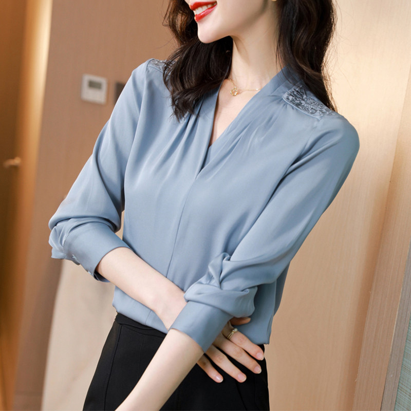2021春季新款女士真丝衬衫长袖时尚高端绣花真丝上装