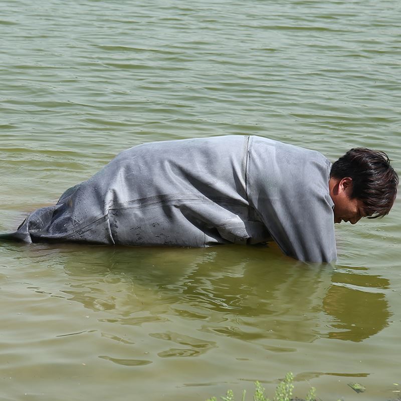 钓鱼下水全身连体手套鱼水摸鱼涉水裤水衩裤钓鱼服