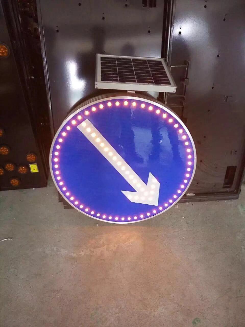 交通太阳能交通标志标志牌led道路反光路牌标识导向安全标志