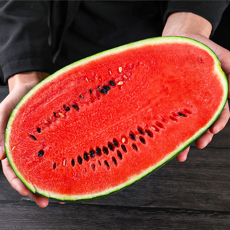 越南黑美人西瓜水果新鲜6-8斤热带水果薄皮进口大西瓜西瓜