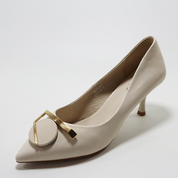 杰豪女鞋2020春季新款单鞋百搭圆扣尖头真皮单鞋