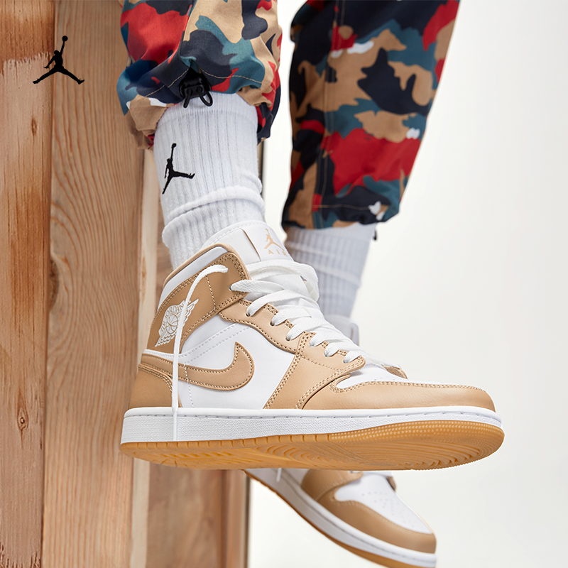 Jordan官方耐克乔丹AIR JORDAN 1 MID AJ1男子运动鞋板鞋554724