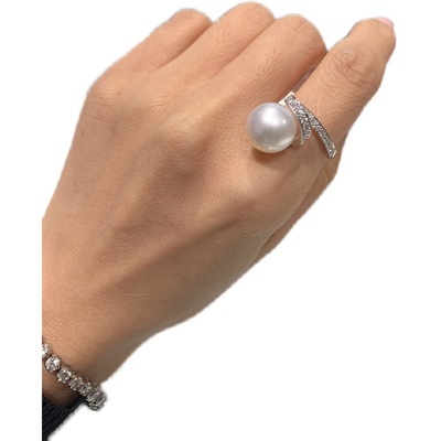 香港mikimoto御木本18k白金镶钻南洋白珠丝带款女生戒指116mm