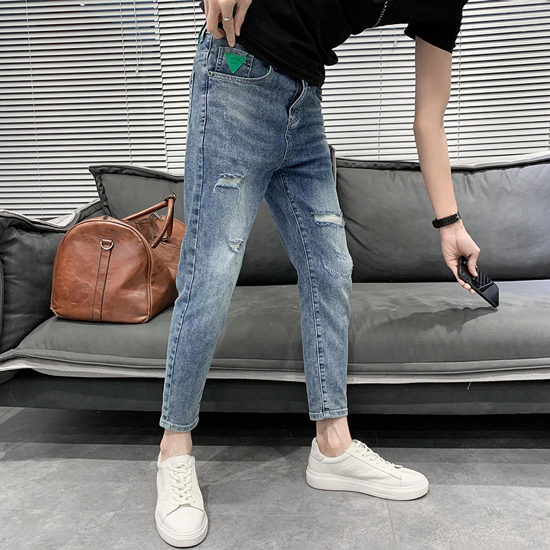 2022夏季薄款浅色修身破洞九分牛仔裤男士潮牌设计感小脚休闲裤子