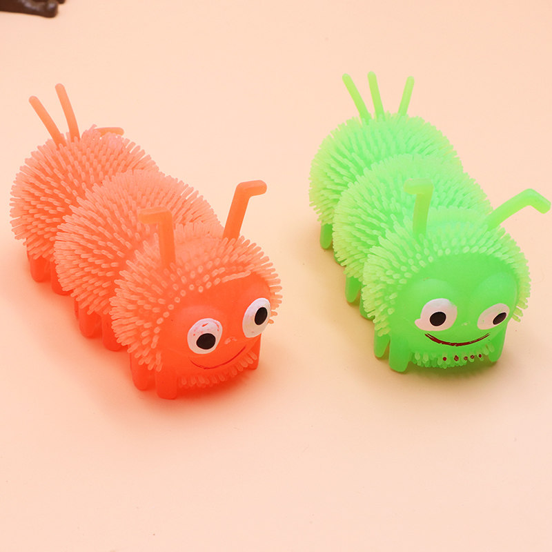 发光三节毛毛虫发泄软胶闪光减压玩具毛毛球好玩发光玩具