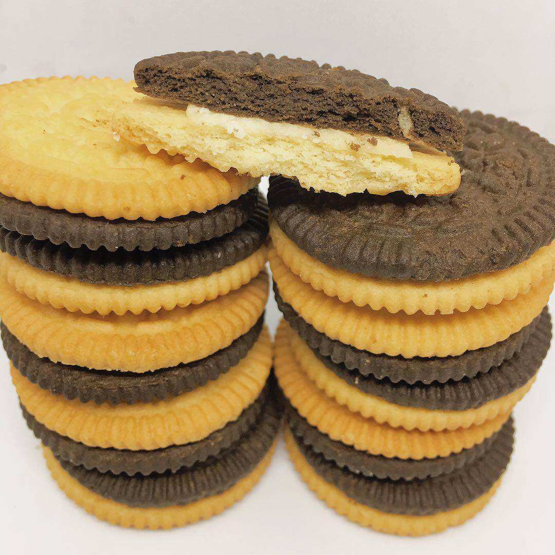 夹心酷尚薄脆金装黑白鸳鸯饼干酥脆老式巧克力酥性饼干