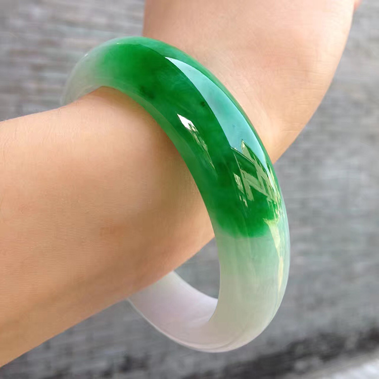 绿苹果绿冰天然缅甸翡翠手镯玉镯飘绿起胶感新品手镯