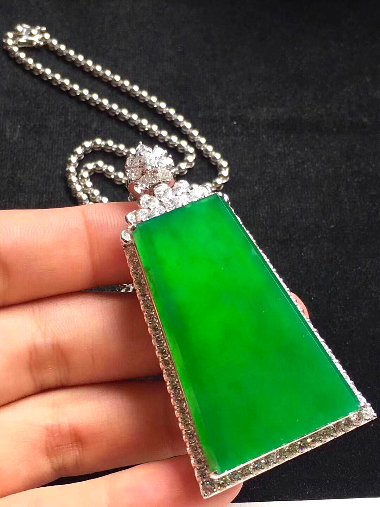 翡翠方牌玉坠镶嵌金镶嵌18k吊坠平安颈饰
