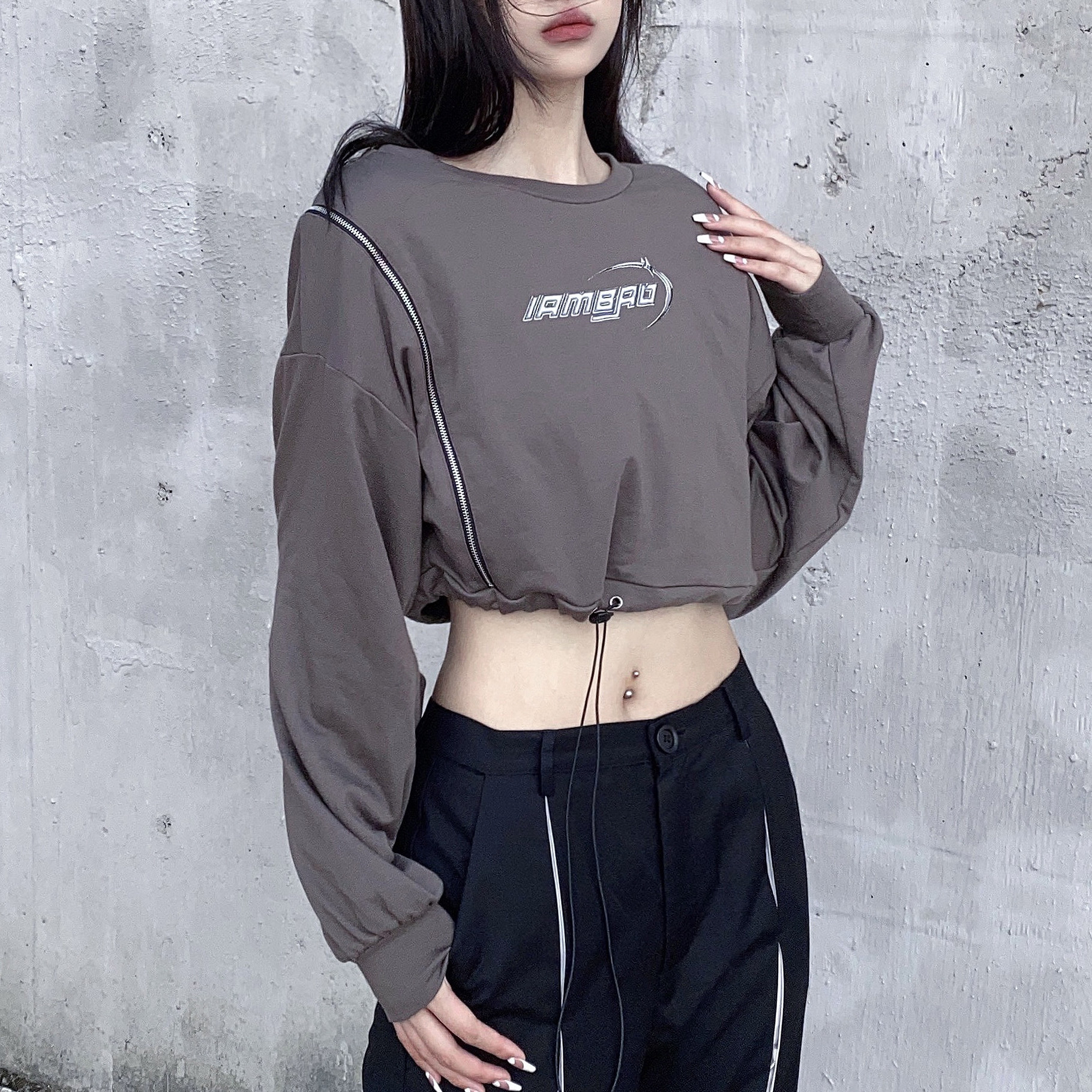 鬼马辣辣小心心机宽松露脐卫衣拉链露肩镂空卫衣