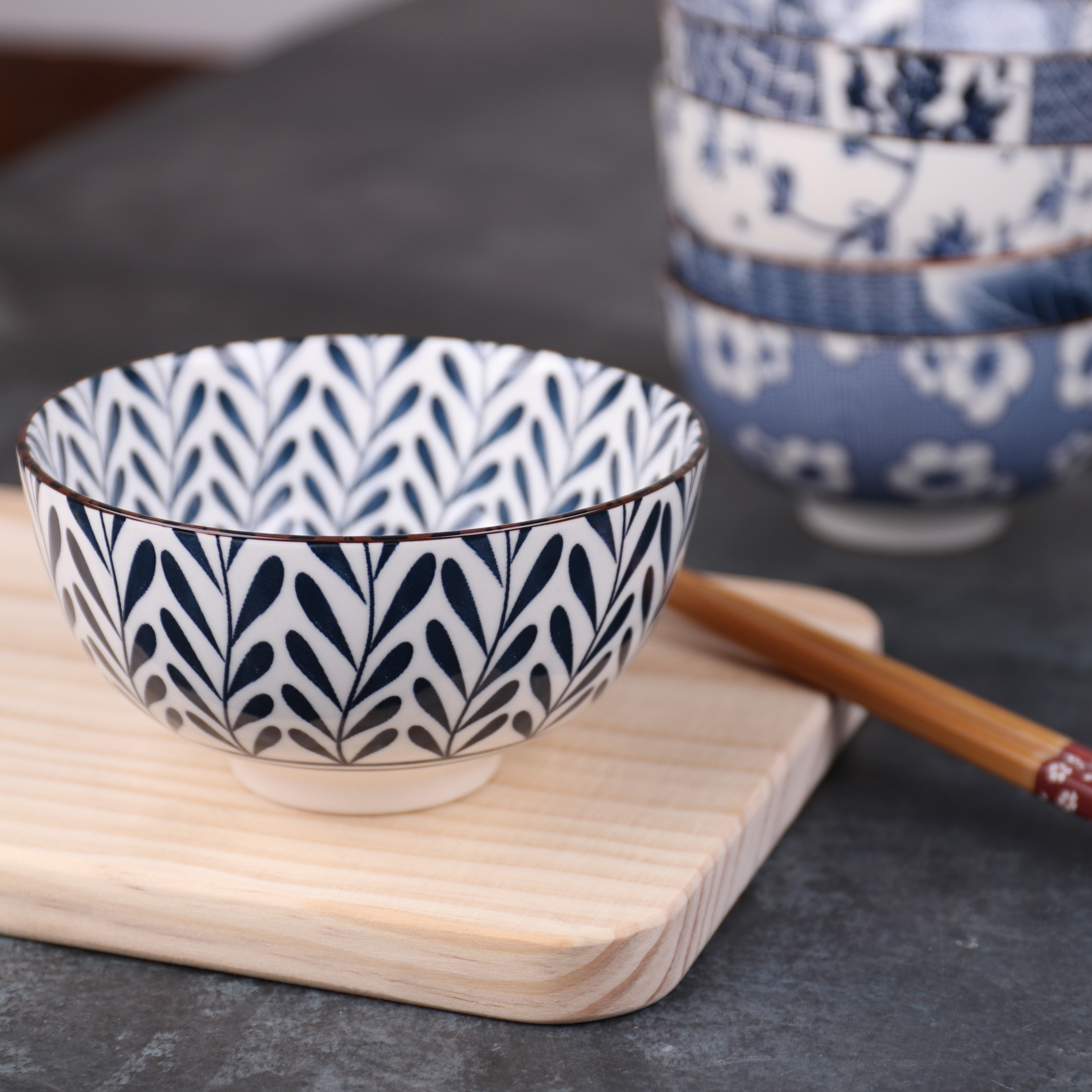 日式和风釉下彩陶瓷餐具家用个性小碗吃饭碗米饭碗小汤碗青花瓷碗