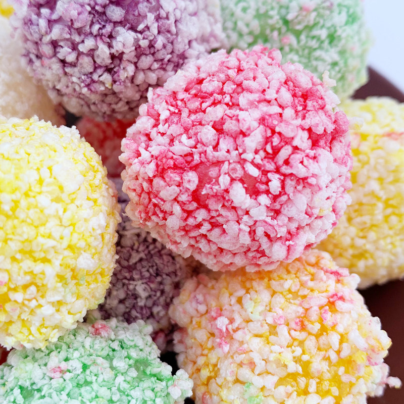 彩球爆米花球膨化食品米花糖块大米球米花团怀旧膨化食品