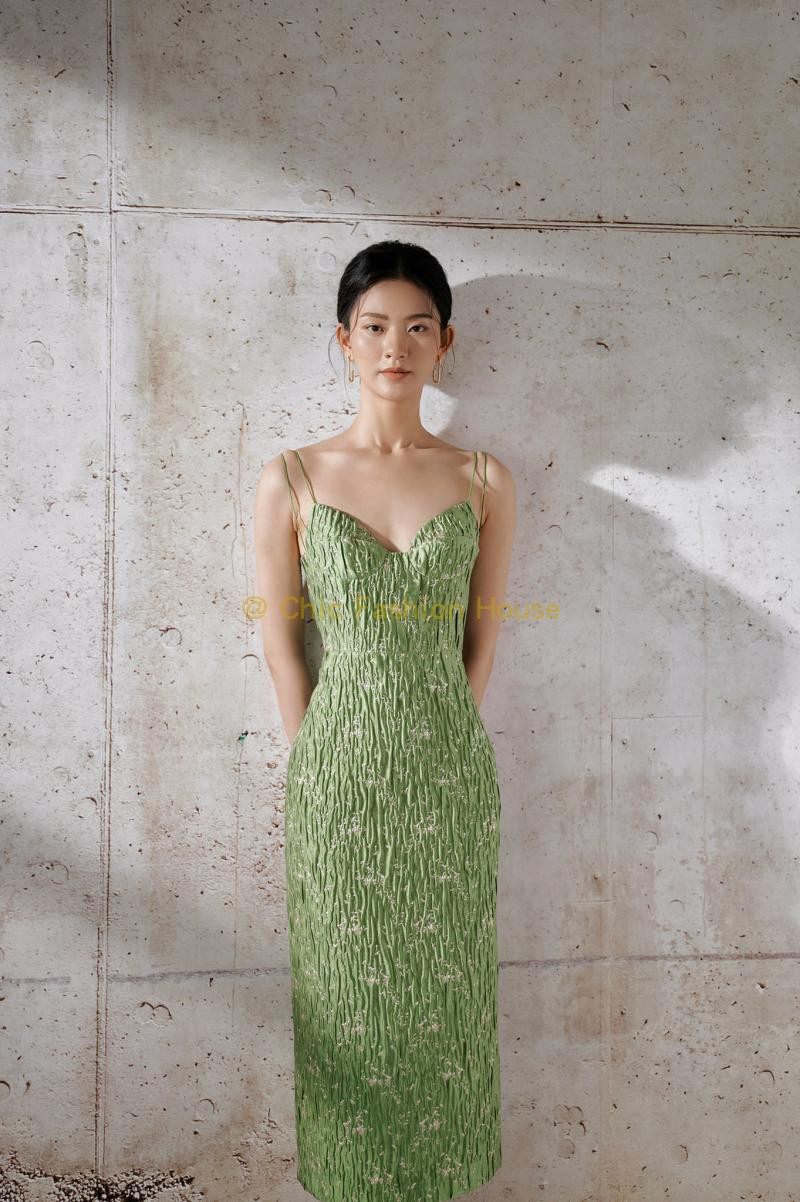 越南lobbster2021春夏新款气质优雅吊带修身暗纹连衣裙