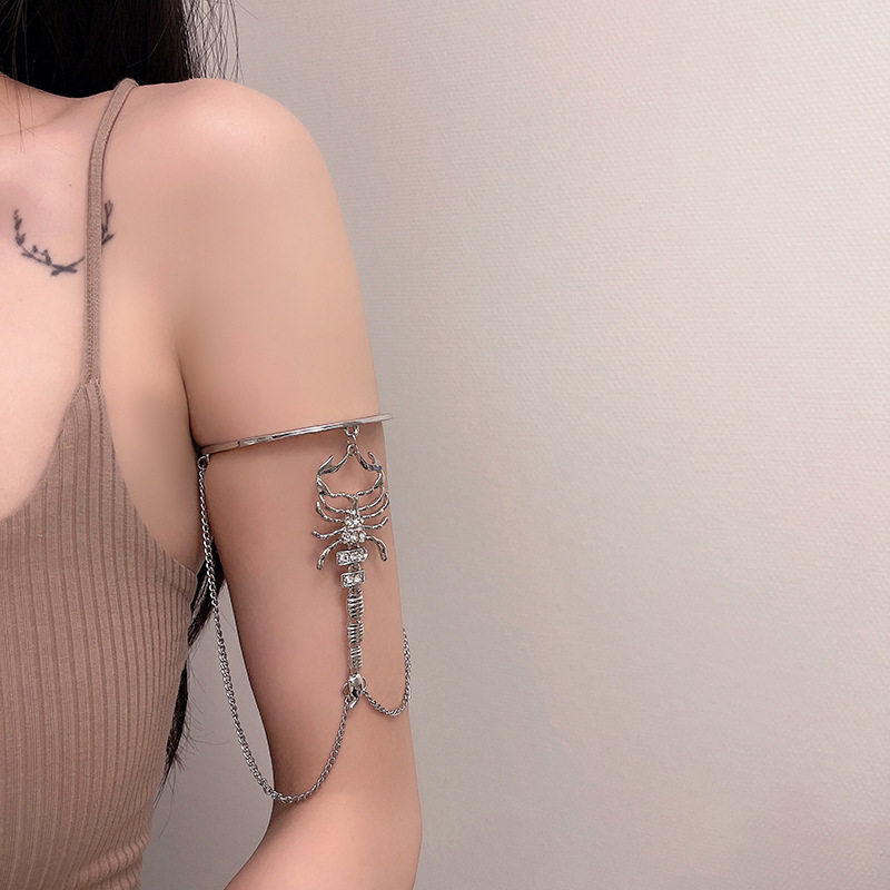 朋克夸张蝎子臂环女式欧美金属袖箍手链配饰手链