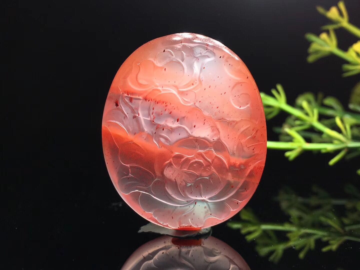 天然南红玛瑙九口飘花牡丹花雕工精细项坠