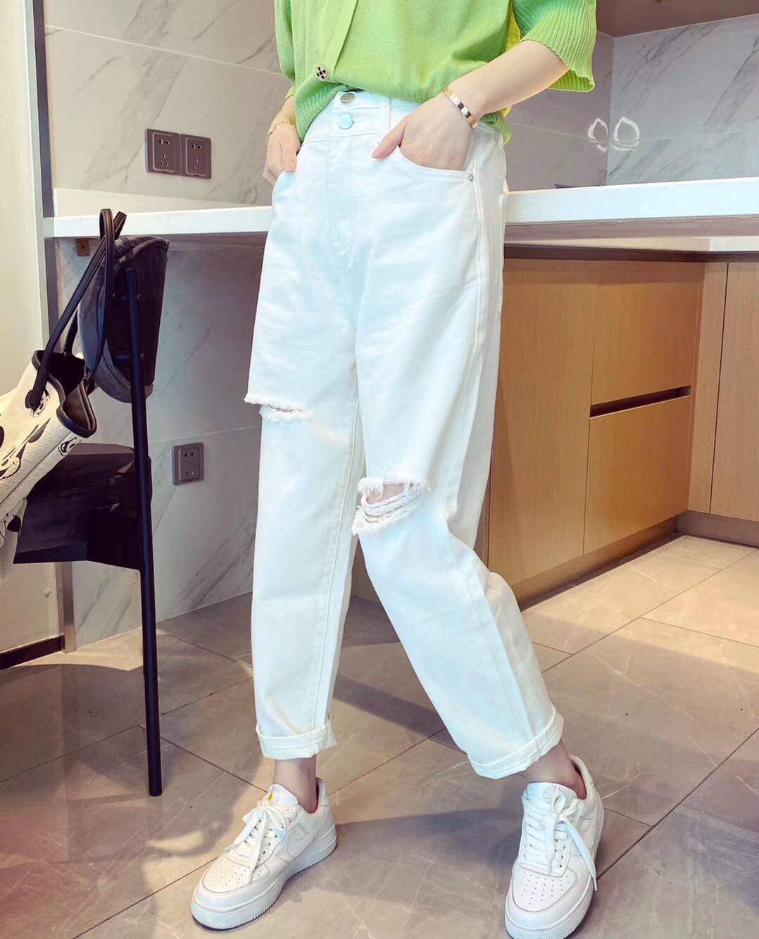 欧洲站春装2020新款欧货高腰白色破洞牛仔裤女宽牛仔裤