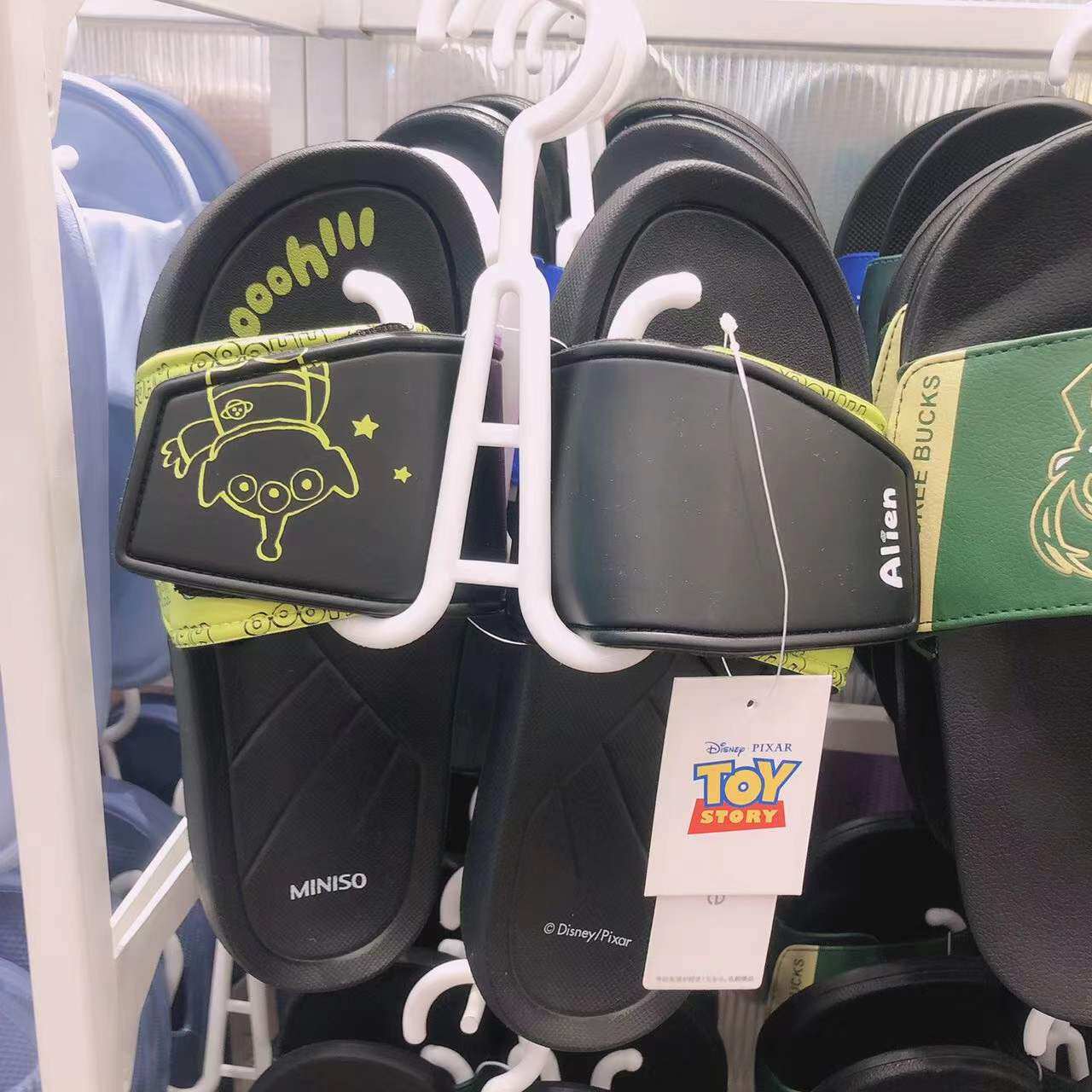 名创优品玩具总动员时尚拖鞋三眼巴斯光年胡迪情侣闺蜜居家凉拖